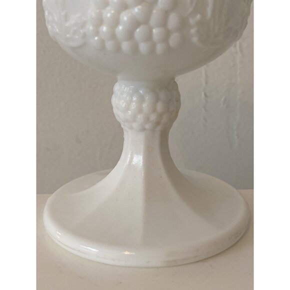 White Milk Glass Water Goblet Stemware Grapes Leaves Replacement Vintage - Picture 3 of 12